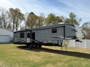 2022 Forest River Cherokee Arctic Wolf Fifth-wheel rental in Garner, NC