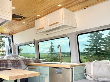 2008 Dodge Sprinter 2500 170ext Camper van rental in Nashville, TN