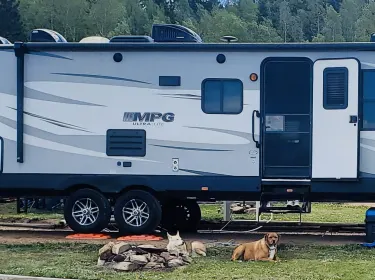 2019 Cruiser RV MPG Ultra Lite Travel trailer rental in Highlands Ranch, CO