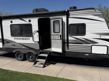 2021 Heartland RVs Pioneer Travel trailer rental in San Tan Valley, AZ