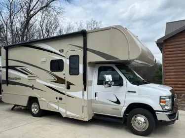 2020 Winnebago Minnie Winnie Class C rental in Honey Grove, PA