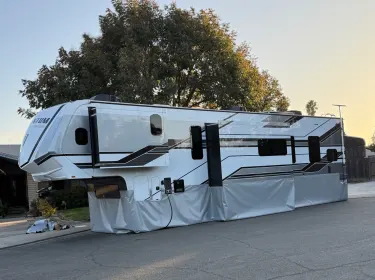2024 Grand Design Momentum Toy hauler rental in Hayden, ID