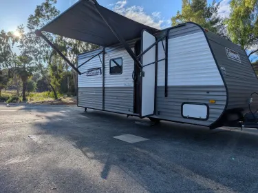 2023 Dutchmen Coleman Lantern LT Travel trailer rental in PASADENA, CA