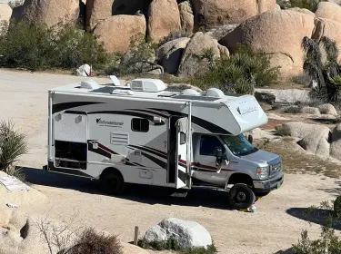 2015 Adventurer Adventurer Motorhome Class C rental in Richmond, BC