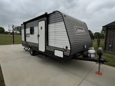 2020 Dutchmen Coleman Lantern LT Travel trailer rental in Canton, TX