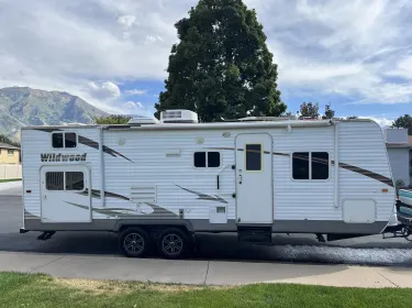 2012 Forest River Wildwood Travel trailer rental in Salem, UT
