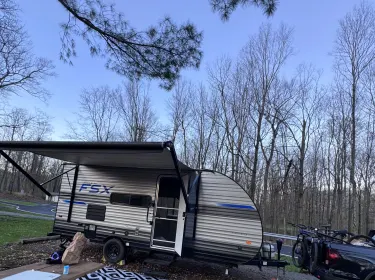 2020 Forest River Salem FSX Travel trailer rental in Akron, OH