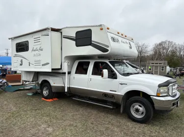 2005 Northwood Mfg Arctic Fox Truck Camper rental in Zurich, ON