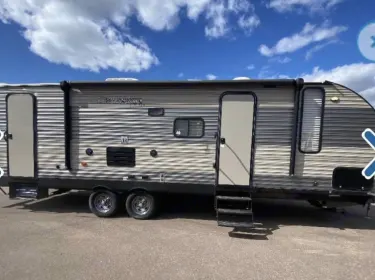 2018 Forest River Cherokee Travel trailer rental in Hugo, MN