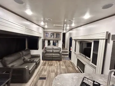 2023 Keystone RV Cougar Fifth-wheel rental in Apache Junction, AZ