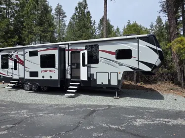 2015 Keystone RV Raptor Toy Hauler Fifth-wheel rental in Grass Valley, CA
