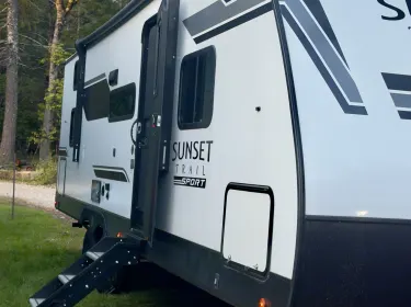 2025 Crossroads RV Sunset Trail Sport Travel trailer rental in Roseville, CA