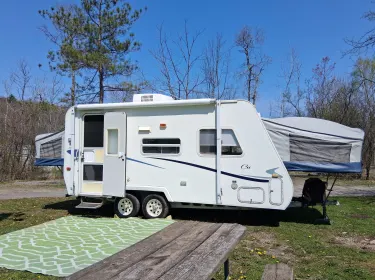 2000 Dutchmen Kodiak Cub Travel trailer rental in Montour Falls, NY