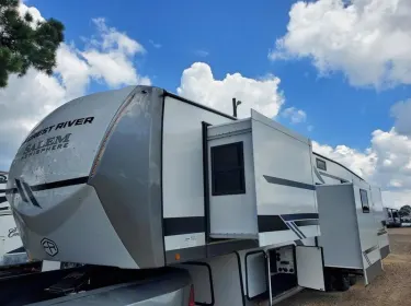 2025 Forest River Salem Hemisphere Fifth-wheel rental in Cummington, MA