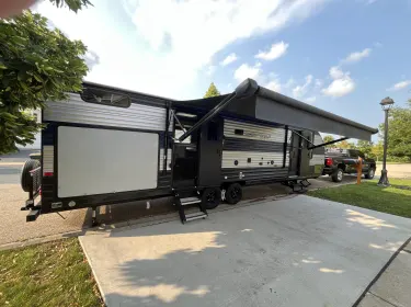 2022 Forest River Cherokee Grey Wolf Travel trailer rental in McHenry, IL