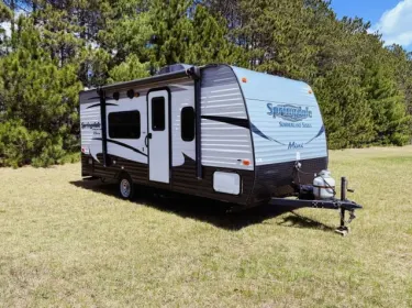 2016 Keystone RV Summerland Mini Travel trailer rental in Escanaba, MI