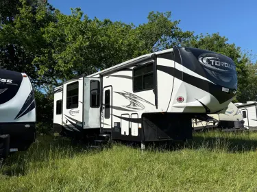2017 Heartland RVs Torque Toy Hauler Fifth-wheel rental in Georgetown, KY