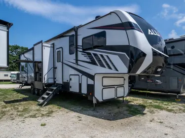 2022 Alliance RV Valor Fifth-wheel rental in Tyler, TX