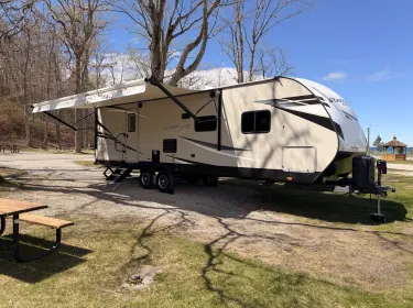 2022 Starcraft Super Lite Travel trailer rental in Traverse City, MI