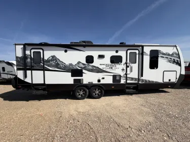 2022 Outdoors RV Mountain Trax Backcountry Travel trailer rental in Meridian, ID
