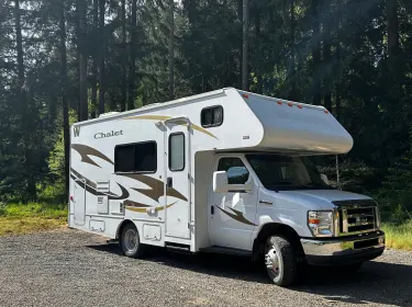 2014 Winnebago Chalet Class C rental in Buckley, WA