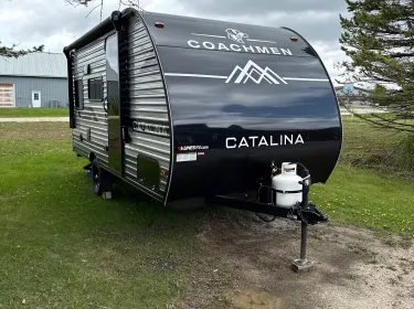 2025 Coachmen Catalina Travel trailer rental in Sheboygan Falls, WI