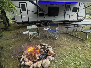 2018 Coachmen Apex Travel trailer rental in Statesville, NC