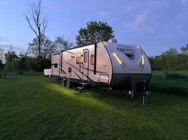 2017 Coachmen Freedom Express 312BHDS Travel Trailer Travel trailer rental in Kingston, ON