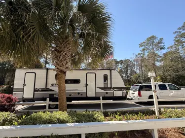 2024 Dutchmen Coleman Lantern LT Travel trailer rental in Williamsburg, VA