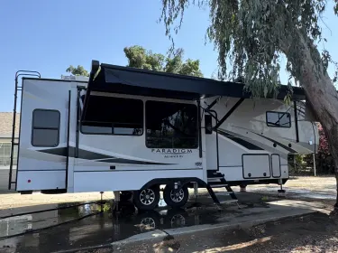 2021 Alliance RV Paradigm Fifth-wheel rental in Clovis, CA