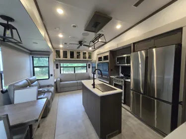 2024 Forest River Palomino Columbus Fifth-wheel rental in Wimauma, FL