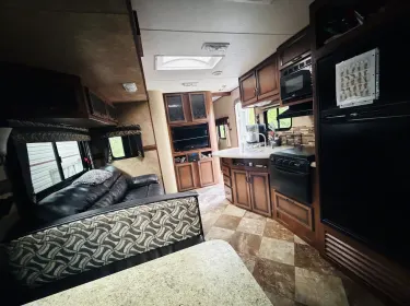 2014 Crossroads RV Zinger Travel trailer rental in Bracebridge, ON