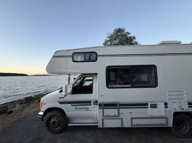 1997 Ford Rv E-350/Catalina Class C rental in Nanaimo, BC