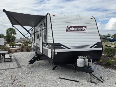 2022 Dutchmen Coleman Lantern Travel trailer rental in Milton, FL