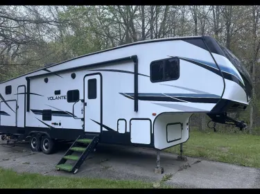 2022 Cross Roads RV 4Ydfvlr25n6360061 Fifth-wheel rental in Belleville, MI