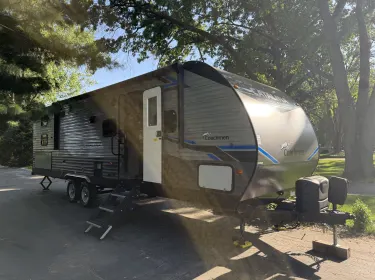 2021 Forest River Coachmen Catalina Legacy Travel trailer rental in Rochester Hills, MI
