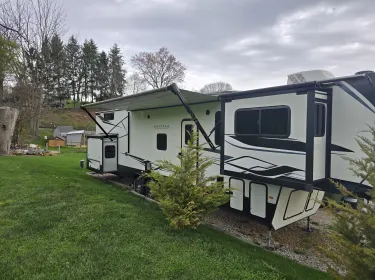 2022 Keystone RV Montana High Country Fifth-wheel rental in York, PA