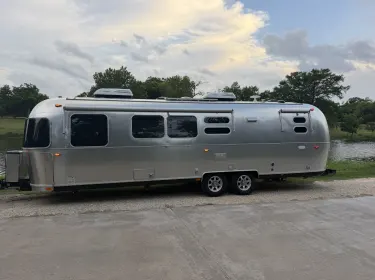 2022 Airstream Flying Cloud Travel trailer rental in Blanco, TX