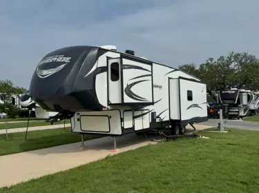 2019 Forest River Wildwood Heritage Glen LTZ Fifth-wheel rental in Cedar Park, TX