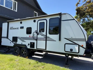 2021 Minnie Micro Minnie Travel trailer rental in Barrie, ON