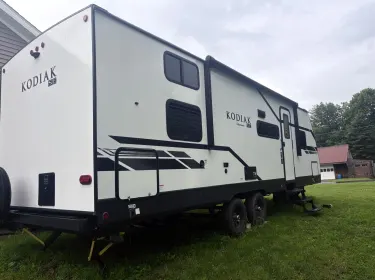 2021 Dutchmen Kodiak SE Travel trailer rental in Saint Albans, ME