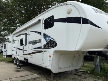 2011 Keystone RV Montana Mountaineer Fifth-wheel rental in Union, MI