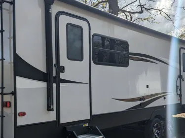 2021 Keystone RV Sprinter Limited Travel trailer rental in Greensboro, NC
