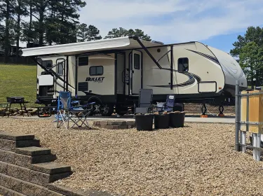 2018 Keystone RV Bullet Ultra Lite Travel trailer rental in Abingdon, VA