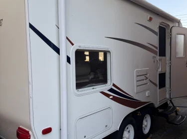 2009 R-Vision 21RBH trail-Cruiser Travel trailer rental in Montreal, QC