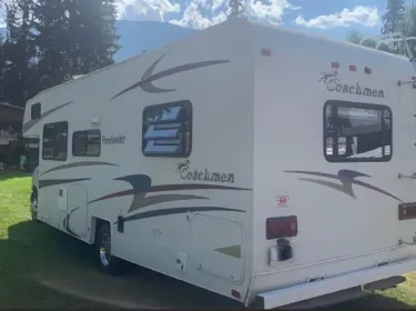 2004 Coachmen Freelander Deluxe/Premier Class C rental in Calgary, AB