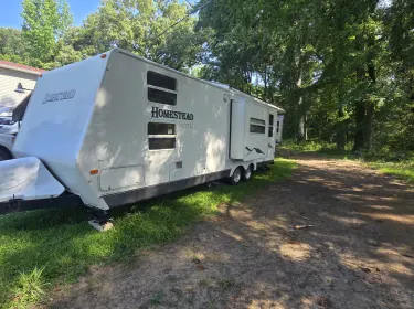 2004 Starcraft Homestead Settler Travel trailer rental in Oakman, AL
