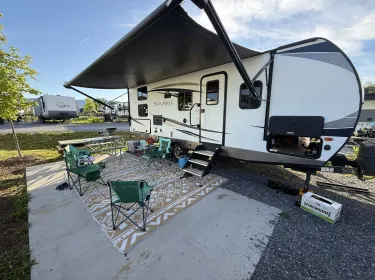 2018 Palomino Solaire 240BHS Travel trailer rental in Culpeper, VA