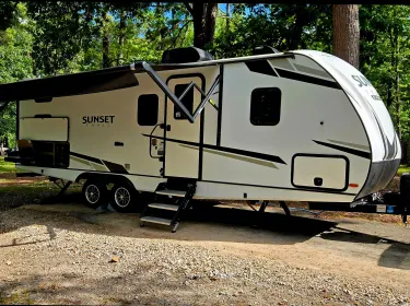 2022 Crossroads RV Sunset Trail Super Lite Travel trailer rental in Hot Springs, AR