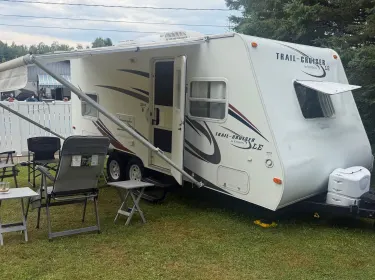 2009 R-Vision 21RBH trail-Cruiser Travel trailer rental in Montreal, QC